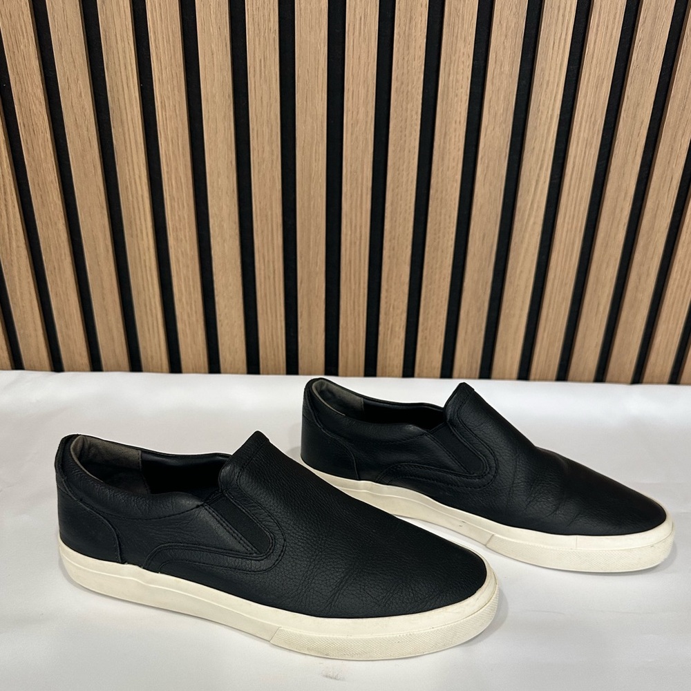 Vince Men’s Black Leather Slip-On Sneakers Size 8M